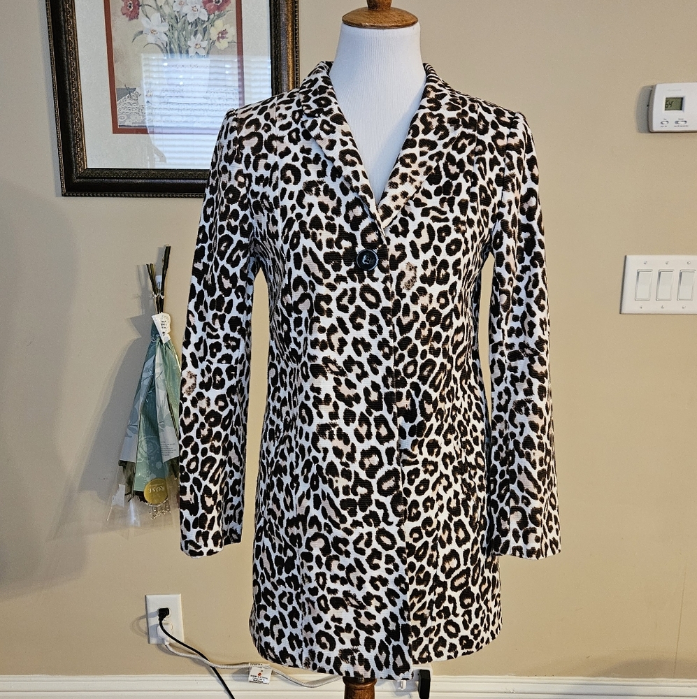 ❤️Last Chance !! H&M Leopard Print Coat